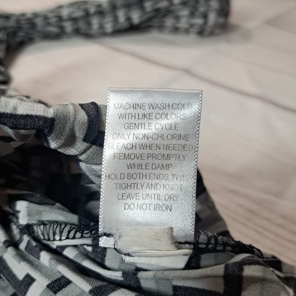 3 FOR 12 SALE Vintage Apt. 9 Stretch Geometric Print Button Down Shirt - Picture 2 of 8